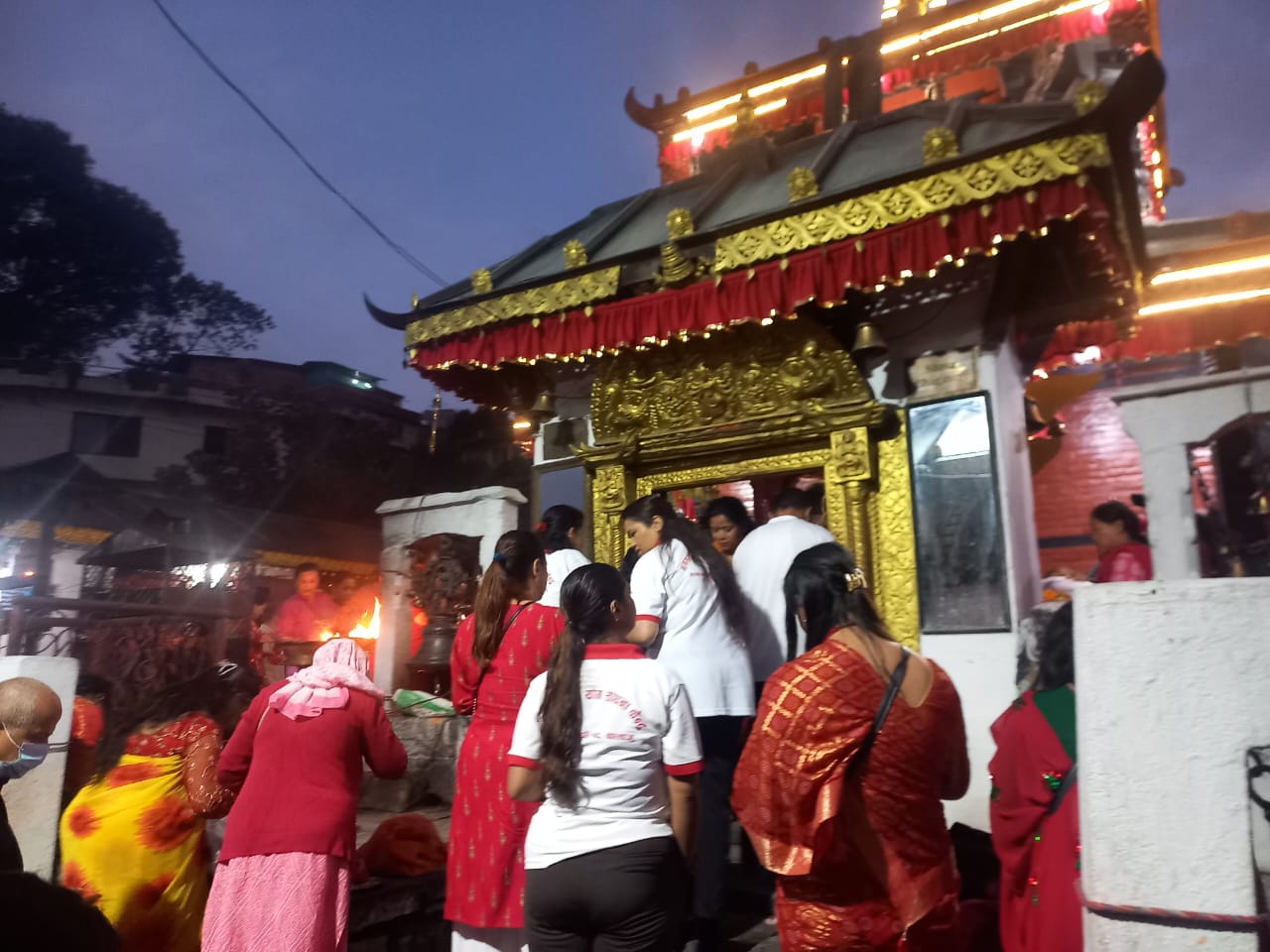 नवरात्रको चौथो दिन आज कुष्माण्डा देवीको विधिपूर्वक पूजाआराधना गरिँदै,शक्तिपीठमा भक्तजनको घुइँचो